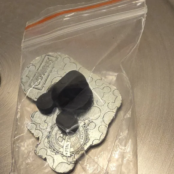 Disney Pin – Alice in Wonderland | Disney Cheshire Cat Collector Trading Pin - Picture 4 of 4